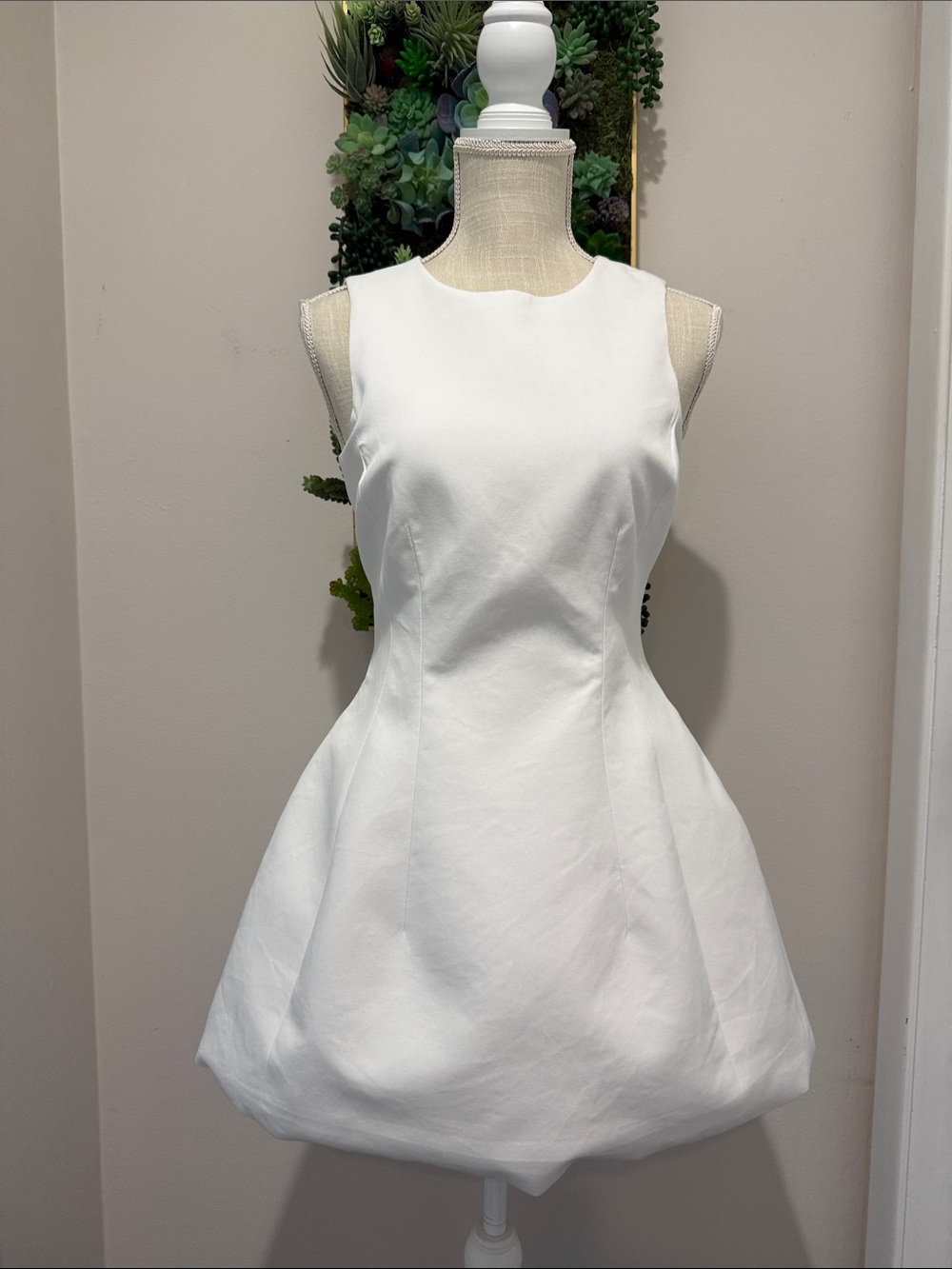 NWT Gianni Bini Emma Crepe Structured Sleeveless A-Line Mini Dress - Picture 3 of 6